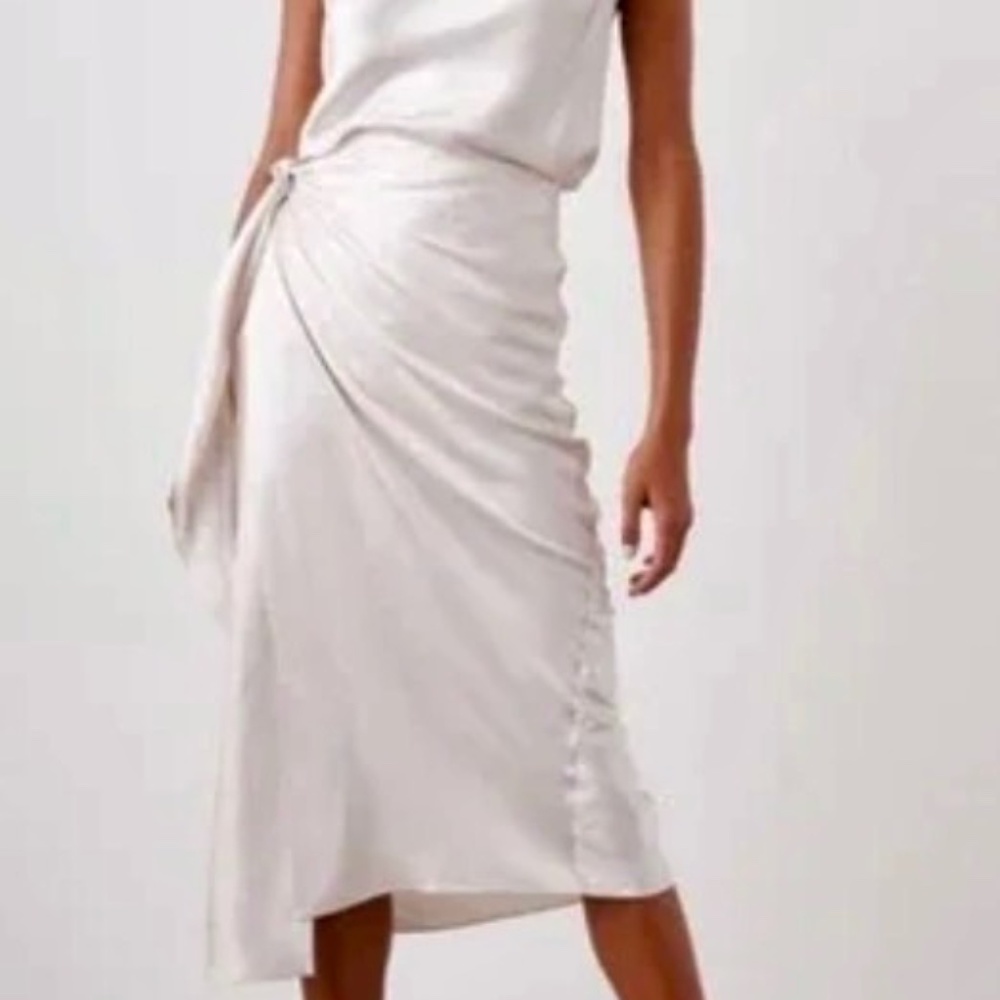 RAILS Ivory Satin Midi skirt. Tie waist. Never been worn  (XS)